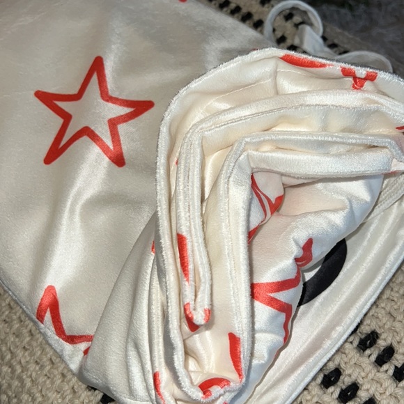 California throw blanket with draw string/shoulder strap carry bag. Bran… - Picture 3 of 4